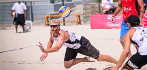 Chase Budinger diving (VolleyballWorld)