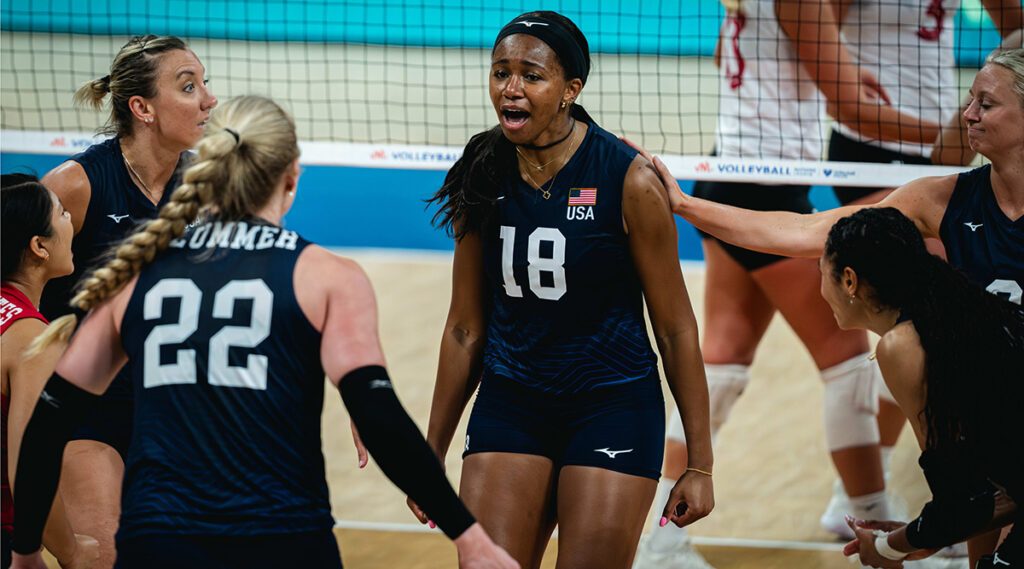 52824 Asjia O'Neal celebrates with team - USA Volleyball