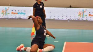 Nicky Nieves serve