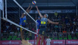 Trevor Crabb (FIVB).