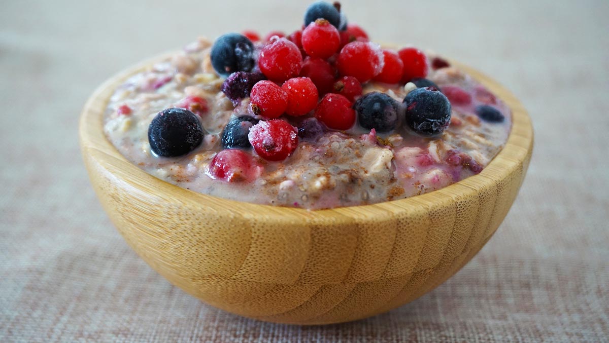 Overnight oats with berries