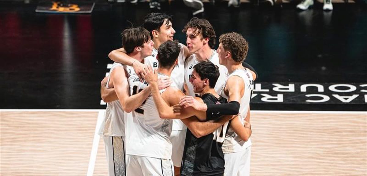 LBSU celebrates (Vanessa Bonilla/Long Beach Athletics)