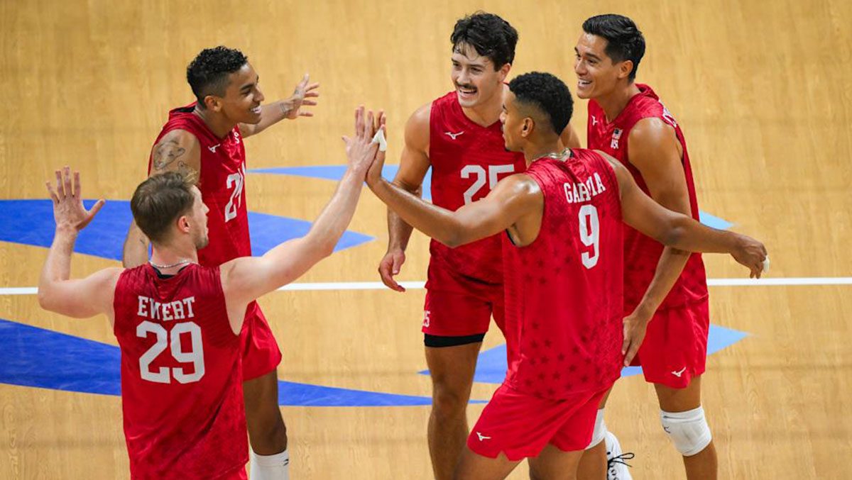 The U.S. Men celebrate a point