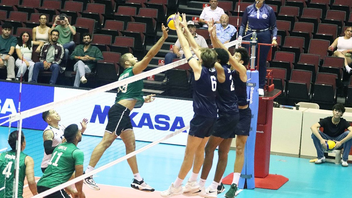 A triple block from the Men's Ntaional Team