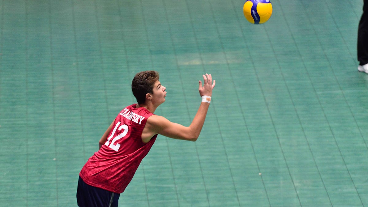 Carter Tchaikovsky serves