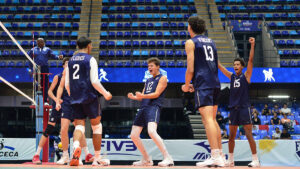 Boys U17 celebrates
