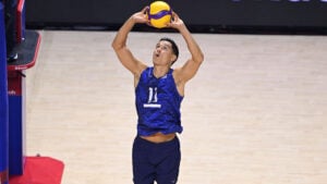 Micah Christenson sets