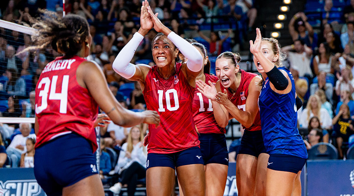 The U.S. women's national team celebrates